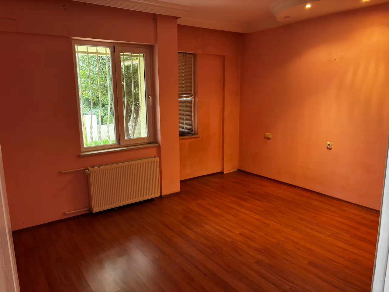 Bedroom before Scandinavian redesign